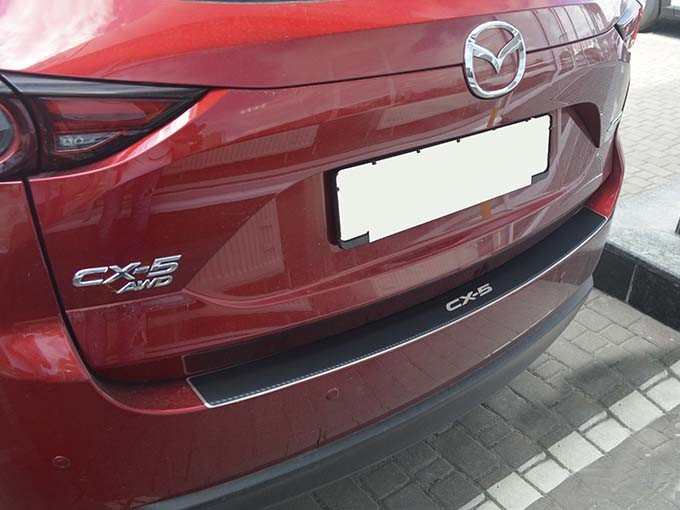 Накладка на бампер Mazda CX-5 '2017-> (с загибом, исполнение Premium+карбоновая пленка) NataNiko