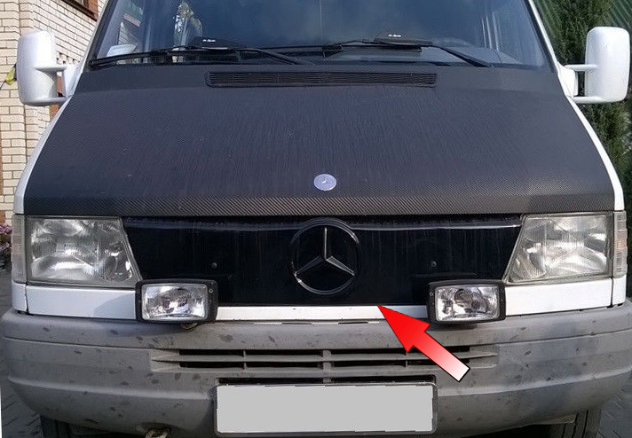 Зимняя накладка на решетку радиатора для Mercedes-Benz Sprinter (W901-W905) '1995-2000 (верхняя решетка) глянцевая FLY