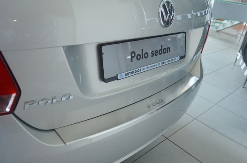 Накладка на бампер Volkswagen Polo Sedan '2010-2015 (с загибом, исполнение Premium) NataNiko