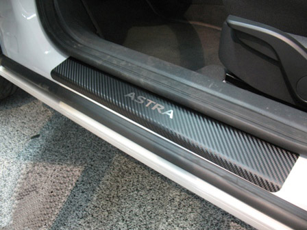 Накладки на пороги Opel Astra (H) GTC '2005-2011 (исполнение Premium+карбоновая пленка) NataNiko