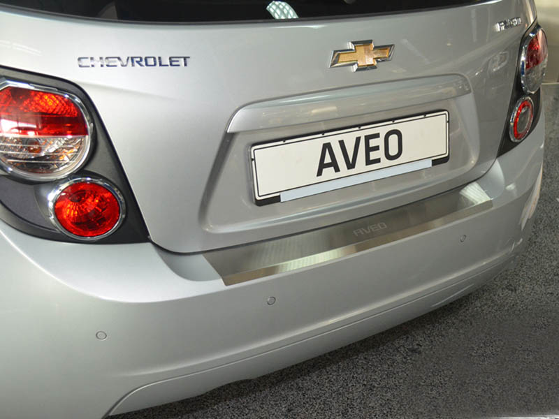 Накладка на бампер Chevrolet Aveo '2008-2011 (с загибом, хетчбек, исполнение Premium) NataNiko
