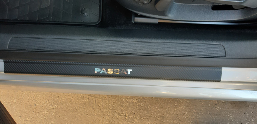 Накладки на пороги Volkswagen Passat (B7) '2010-2015 (исполнение Premium+карбоновая пленка) NataNiko