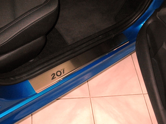 Накладки на пороги Peugeot 207 '2006-2012 (исполнение Premium) NataNiko