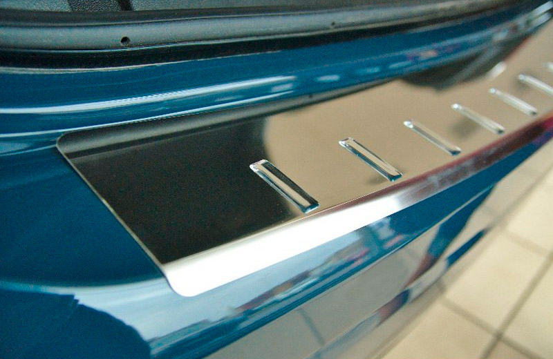Накладка на бампер Skoda Octavia A7 '2013-2020 (с загибом, универсал, сталь, Seria 4.0) Alufrost