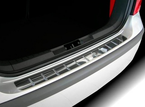 Накладка на бампер Nissan Tiida '2007-> (прямая, седан, сталь) Alufrost
