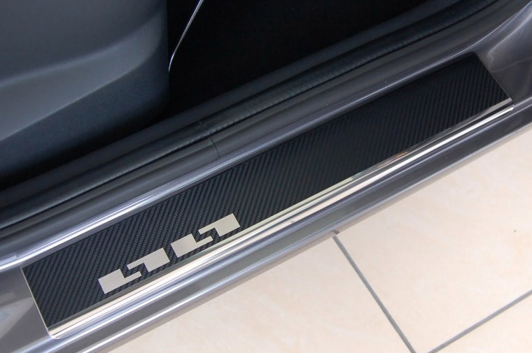 Накладки на пороги Audi A3 '2012-> (сталь+карбоновая пленка) Alufrost