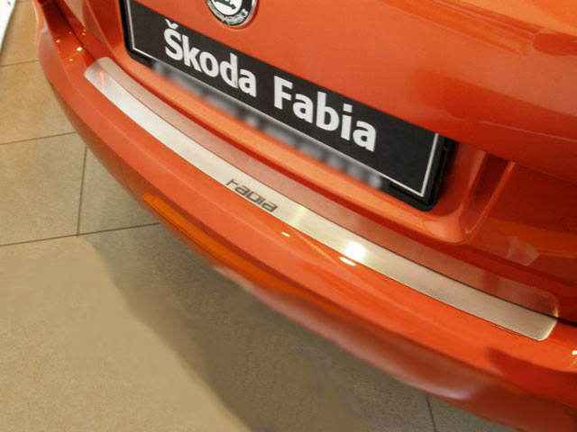 Накладка на бампер Skoda Fabia '2007-2014 (прямая, хетчбек, исполнение Premium) NataNiko
