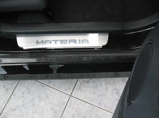 Накладки на пороги Daihatsu Materia '2006-> (исполнение Premium) NataNiko