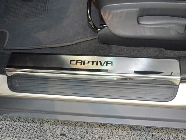 Накладки на пороги Chevrolet Captiva '2006-2011 (исполнение Premium) NataNiko