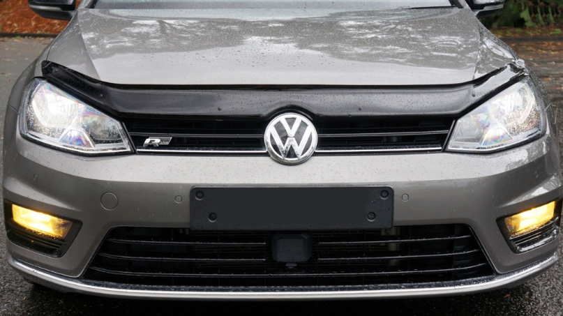 Дефлектор капота Volkswagen Golf 7 '2012-2020 (без логотипа) Sim