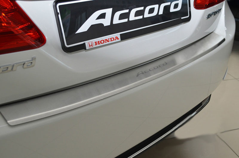 Накладка на бампер Honda Accord '2013-2020 (с загибом, исполнение Premium) NataNiko
