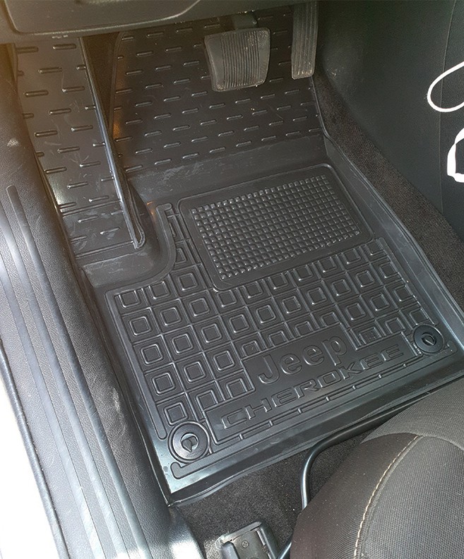 Коврик в салон Jeep Cherokee '2013-> (водительский) Avto-Gumm (черные)