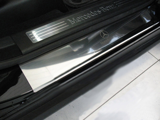 Накладки на пороги Mercedes-Benz M-Class (W164) '2005-2011 (исполнение Premium) NataNiko