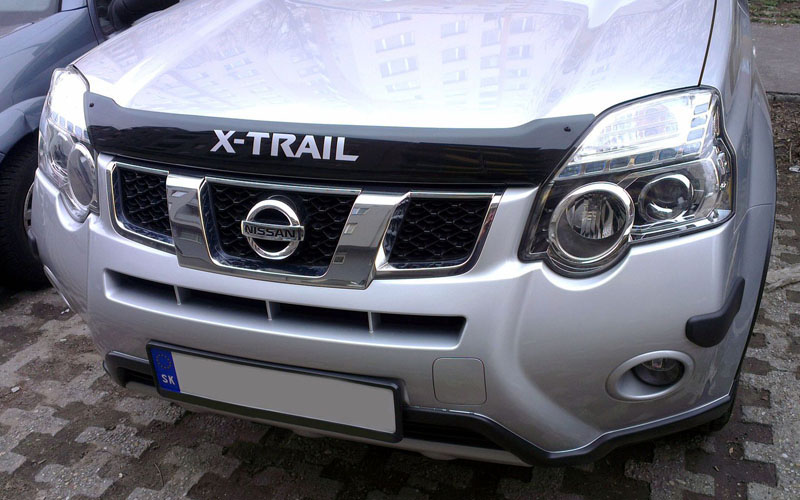 Дефлектор капота Nissan X-Trail (T31) '2007-2014 (с логотипом) Sim
