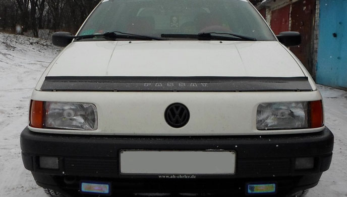 Дефлектор капота Volkswagen Passat (B3) '1988-1993 (с логотипом) Vip Tuning