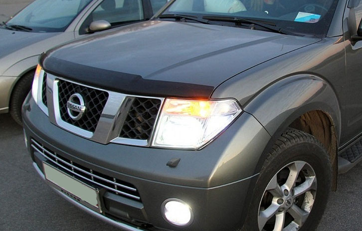 Дефлектор капота Nissan Navara '2005-2010 (без логотипа) Sim