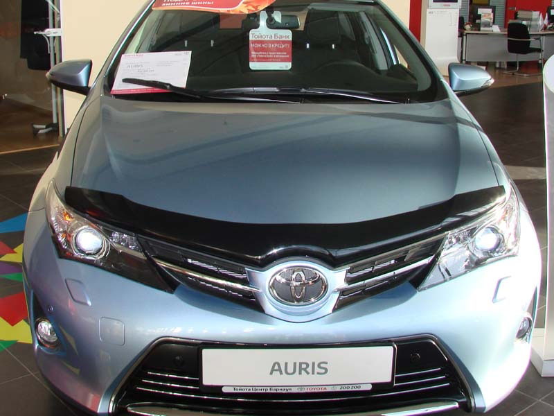Дефлектор капота Toyota Auris '2012-> (без логотипа) Sim