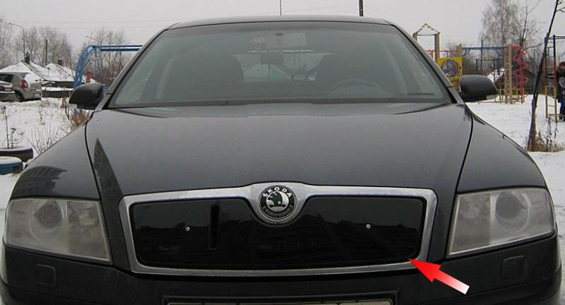 Зимняя накладка на решетку радиатора для Skoda Octavia A5 '2004-2008 (верхняя решетка) глянцевая FLY