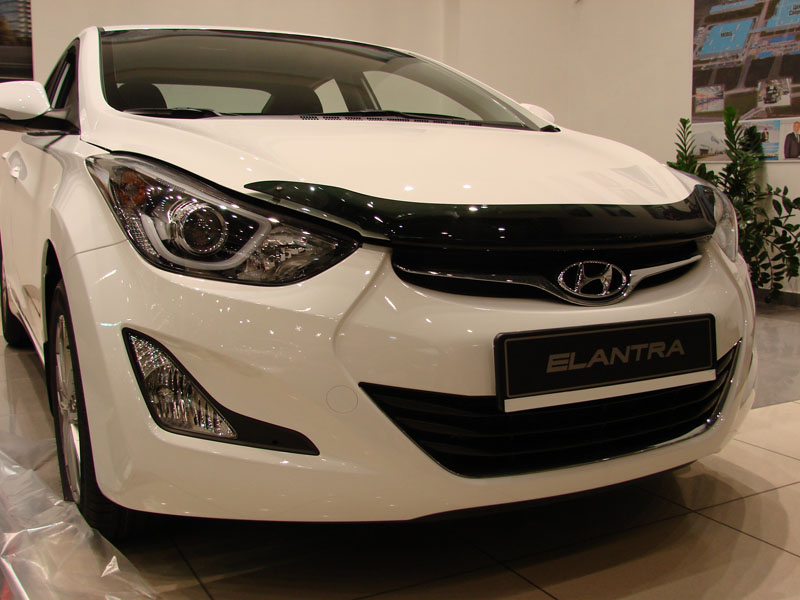 Дефлектор капота Hyundai Elantra '2010-2016 (без логотипа) Sim