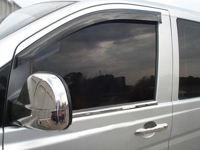 Дефлекторы окон Mercedes-Benz Vito (W639) '2003-2014 (передние) Cobra Tuning