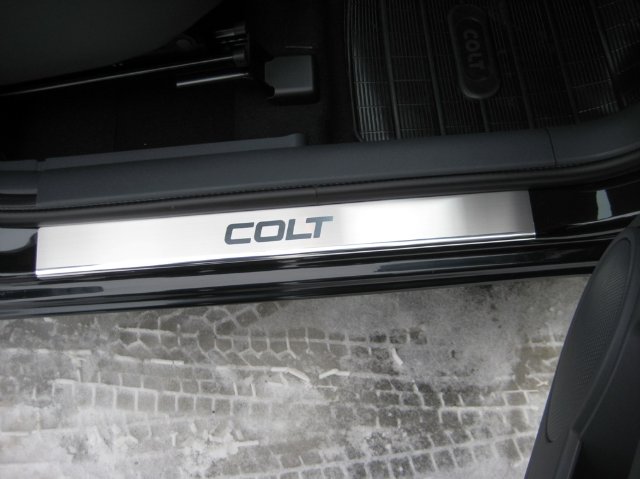 Накладки на пороги Mitsubishi Colt '2002-> (3 двери, исполнение Premium) NataNiko