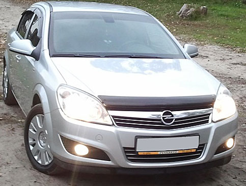 Дефлектор капота Opel Astra (H) '2004-2012 (без логотипа) Sim