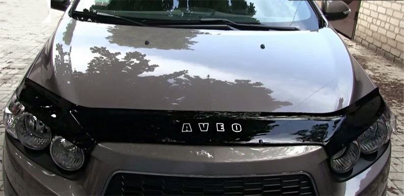 Дефлектор капота Chevrolet Aveo '2011-> (с логотипом) Vip Tuning
