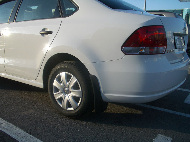 Брызговики Volkswagen Polo Sedan '2010-2015 (задние, оригинальные, № 6RU075101 ) VAG