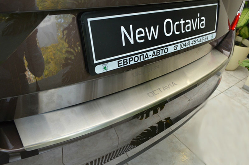 Накладка на бампер Skoda Octavia A7 '2013-2020 (с загибом, хетчбек, исполнение Premium) NataNiko