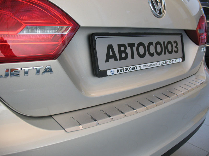 Накладка на бампер Volkswagen Jetta '2010-2014 (с загибом, сталь) Alufrost