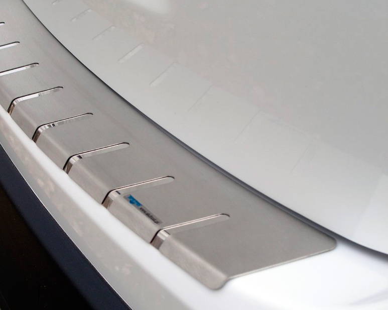 Накладка на бампер Skoda Superb '2015-> (с загибом, универсал, сталь) Alufrost