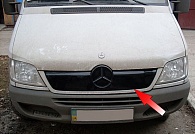 Зимняя накладка на решетку радиатора для Mercedes-Benz Sprinter (W901-W905) '2002-2006 (верхняя решетка) глянцевая FLY