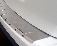 Накладка на бампер Volkswagen Crafter '2011-> (с загибом, сталь) Alufrost