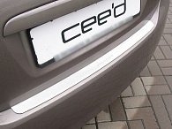 Накладка на бампер KIA Cee'd '2007-2012 (прямая, 5 дверей, исполнение Premium) NataNiko