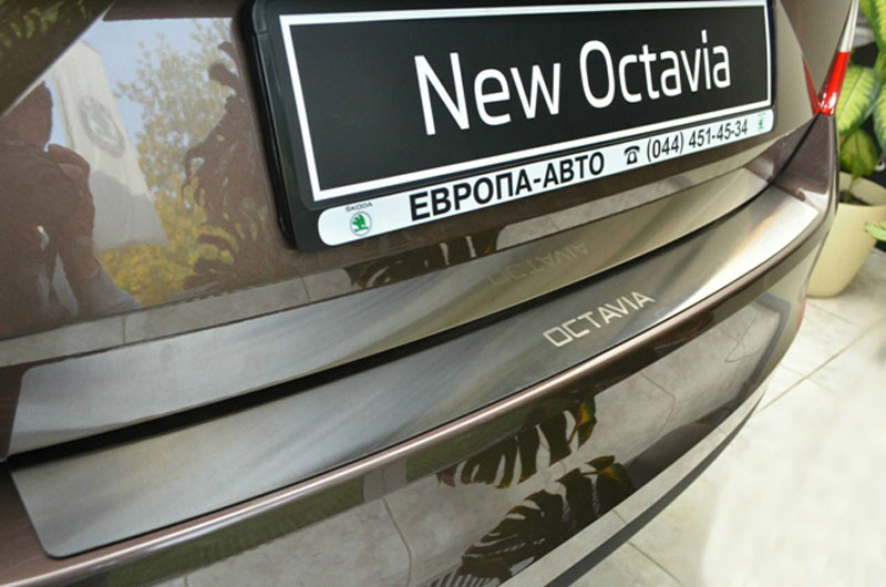 Накладка на бампер Skoda Octavia A7 '2013-2020 (прямая, хетчбек, исполнение Premium) NataNiko